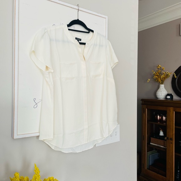 TALBOTS Short Sleeve Lightweight V Neck Front Pocket Blouse Top Cream Ivory 18P - Picture 3 of 10